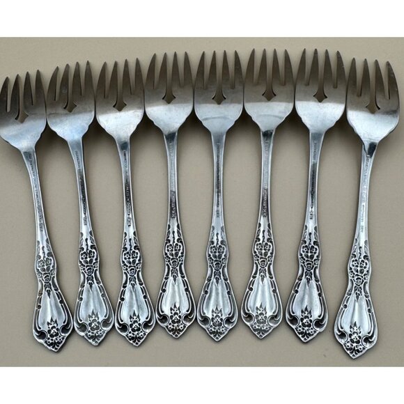 8 Oneida Distinction Deluxe KENNETT SQUARE Stainless Salad Forks - Picture 4 of 7